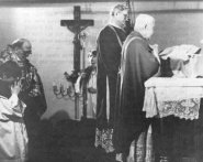 Consagración episcopal de Monseñor Des Lauriers.